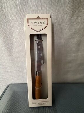 Knife Twine Living Soft Cheese Acacia Wood Stainless Steel New(F150),